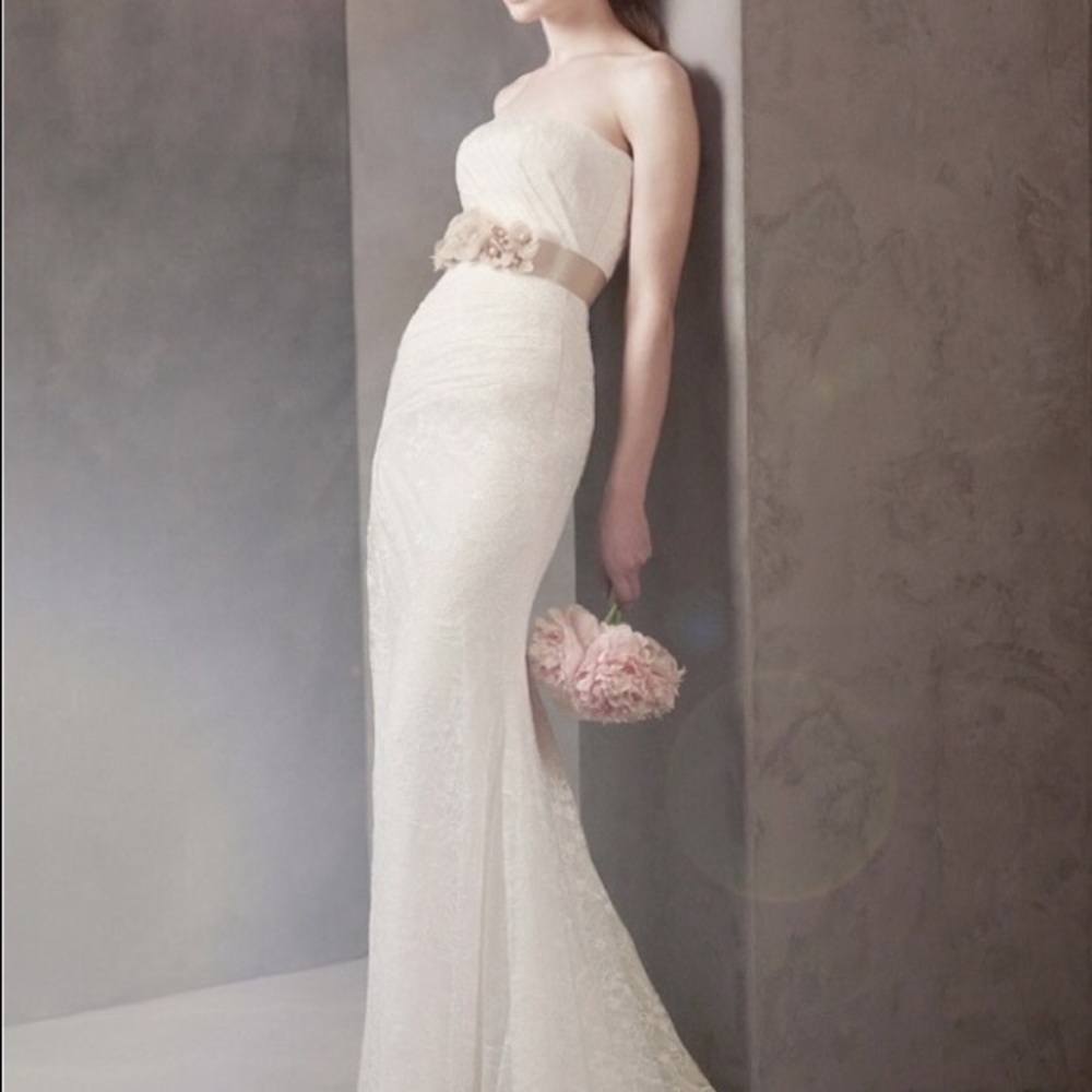 White by Vera Wang strapless Lace Wedding Dress